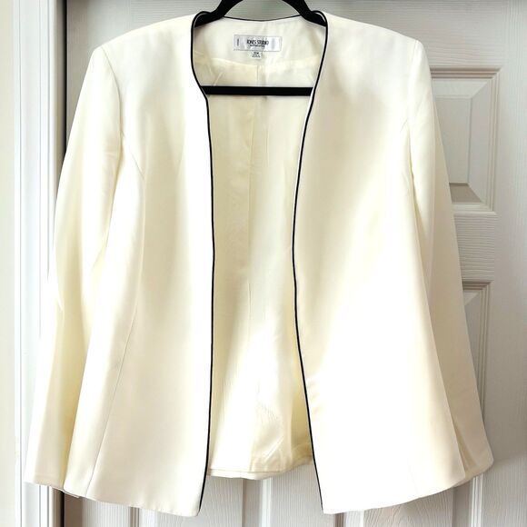 Jones New York Women's Blazer (16W), Lined, Creamy-White, Long Sleeves Exc Cond. - Picture 6 of 11
